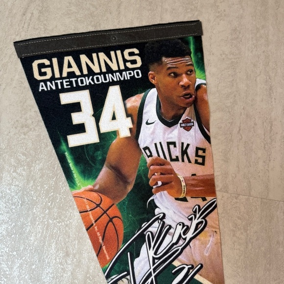 Giannis Antetokounmpo pennant Milwaukee Bucks Pennant - Picture 2 of 7